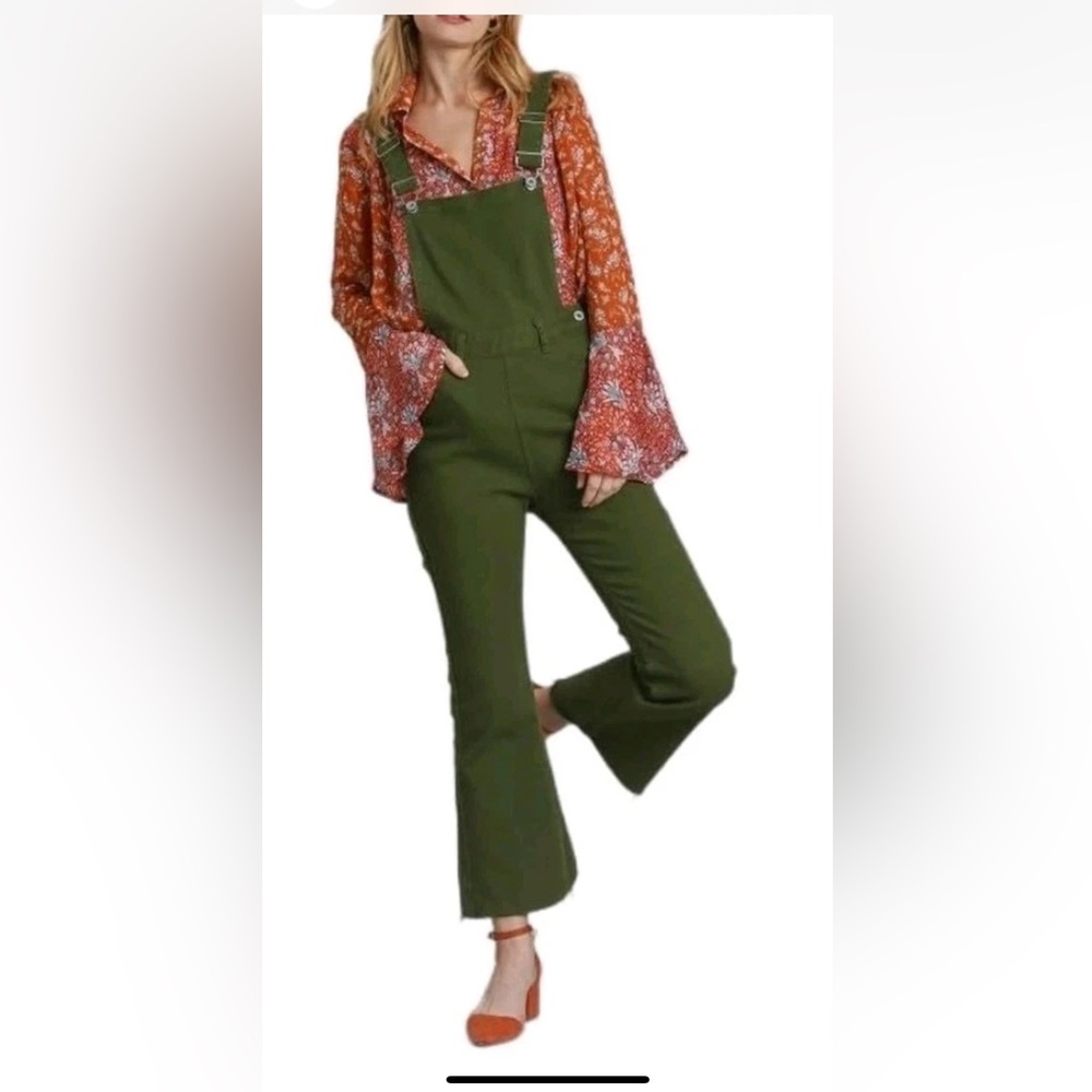 Umgee NWT M (4-8) OLIVE Green DENIM BIBB FLARE CROPPED RAW HEM Overalls